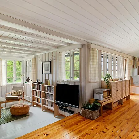 Mountain Base For Active Explorers *